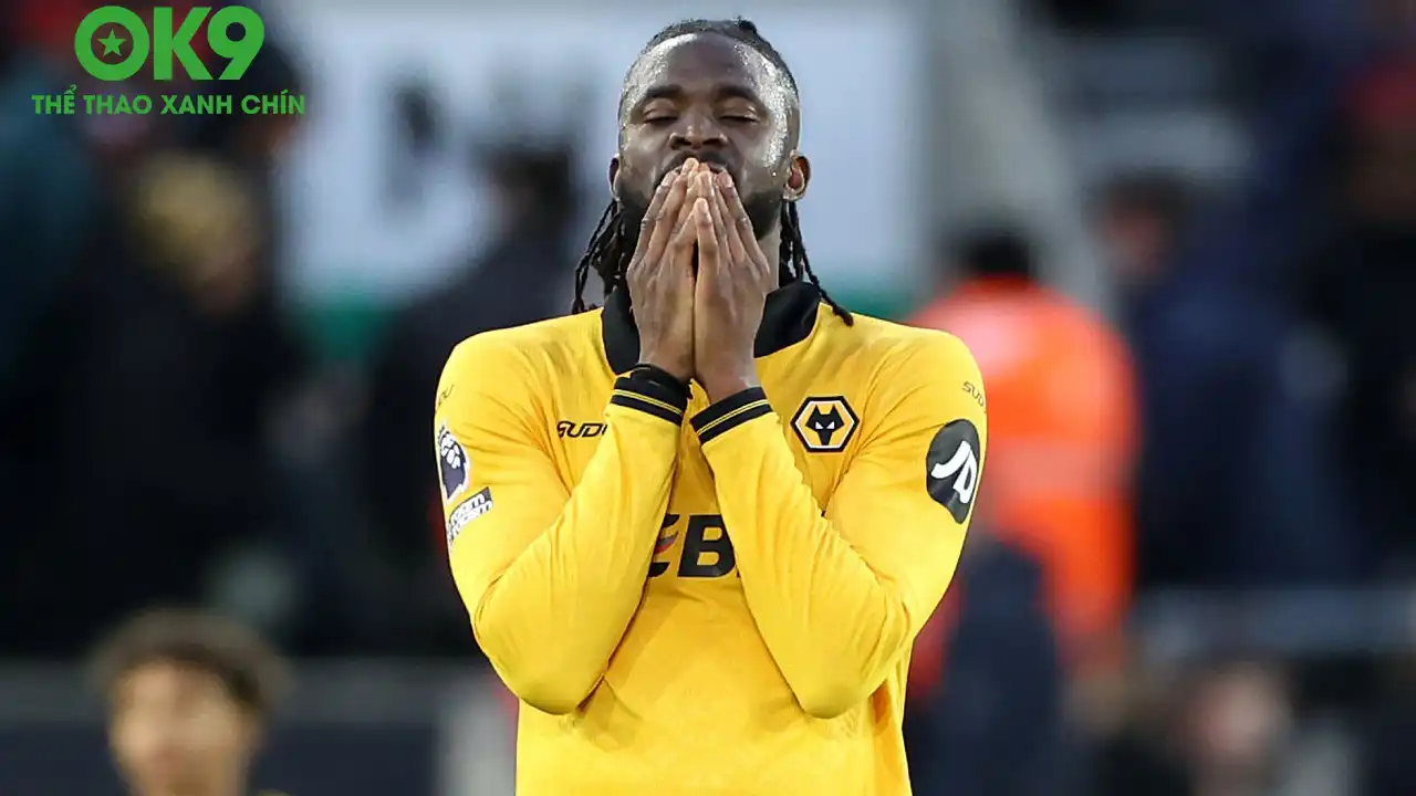 Wolves tiếp tục chìm sâu dưới đáy bảng xếp hạng với chuỗi trận không biết đến mùi chiến thắng